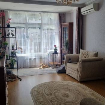 Продается 1-комнатная квартира, 50 м²