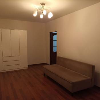Продается 1-комнатная квартира, 37,5 м²