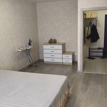 Сдается 1-комнатная квартира, 40 м²