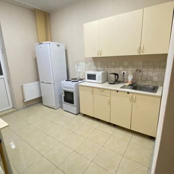 Сдается 1-комнатная квартира, 39 м²