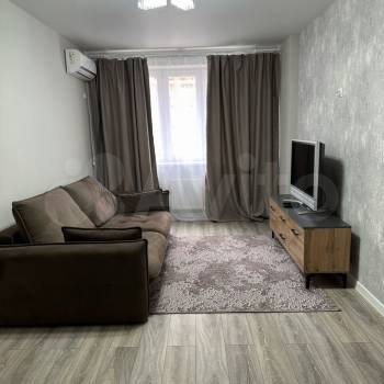Сдается 1-комнатная квартира, 37 м²