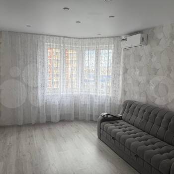 Сдается 1-комнатная квартира, 42 м²