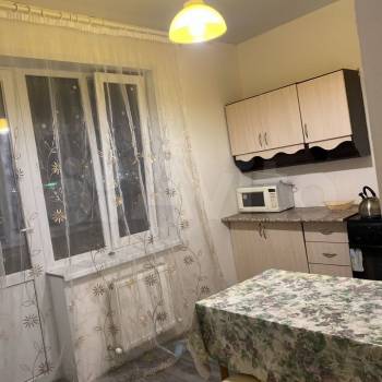 Сдается 1-комнатная квартира, 38 м²