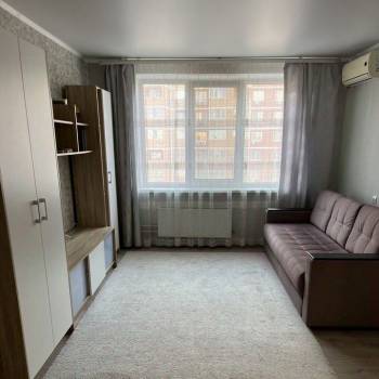 Продается 1-комнатная квартира, 38 м²