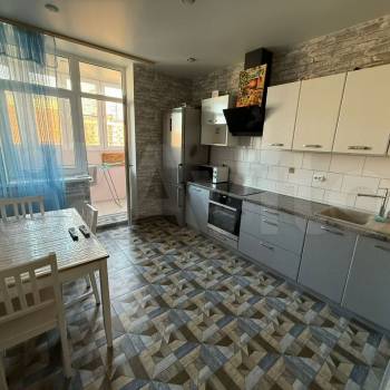 Сдается 1-комнатная квартира, 42 м²