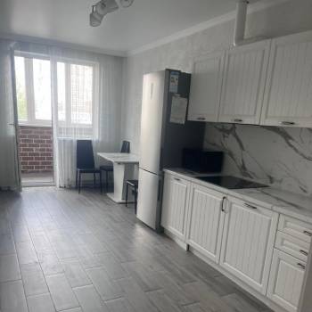 Сдается 2-х комнатная квартира, 70 м²