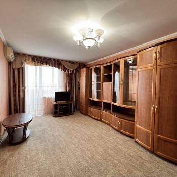 Сдается 1-комнатная квартира, 38 м²