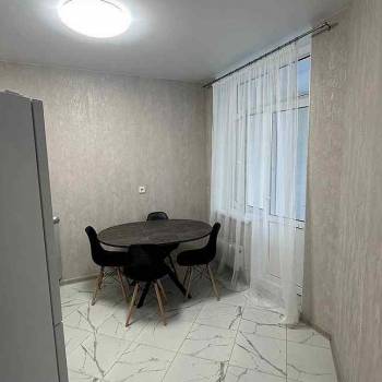 Сдается 1-комнатная квартира, 39 м²
