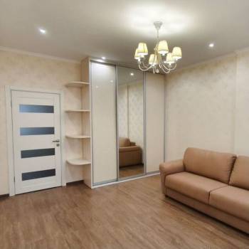 Сдается 2-х комнатная квартира, 75 м²