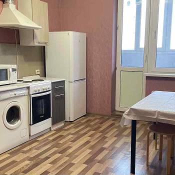 Сдается 1-комнатная квартира, 40 м²
