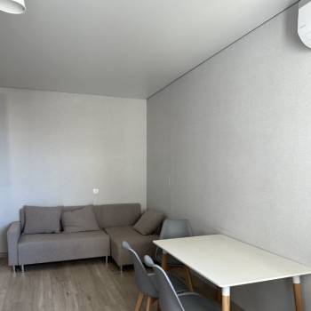Сдается 1-комнатная квартира, 53 м²