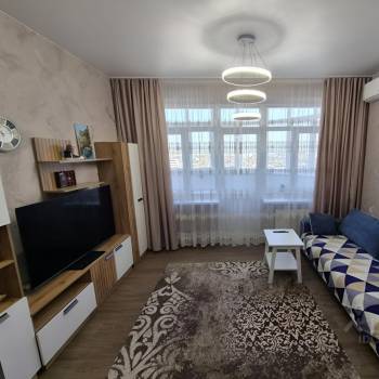 Продается 1-комнатная квартира, 53 м²