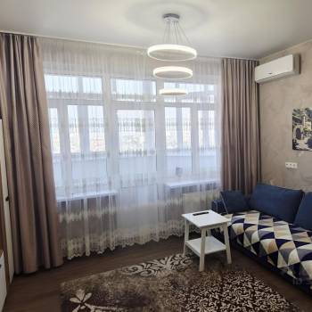 Продается 1-комнатная квартира, 53 м²