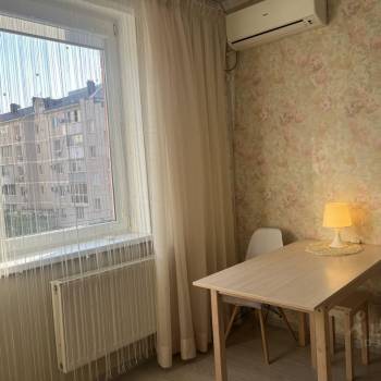 Сдается 1-комнатная квартира, 42 м²