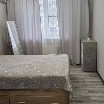 Сдается 1-комнатная квартира, 42 м²