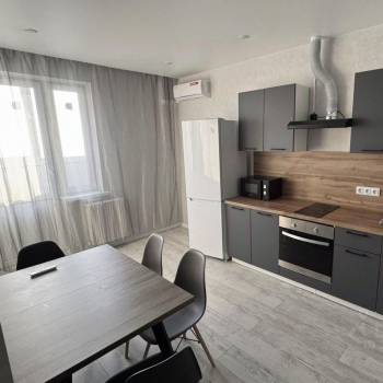 Сдается 1-комнатная квартира, 38 м²
