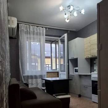 Сдается 1-комнатная квартира, 38 м²