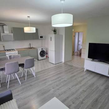 Продается Многокомнатная квартира, 75,9 м²