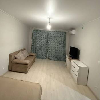 Сдается 1-комнатная квартира, 38 м²