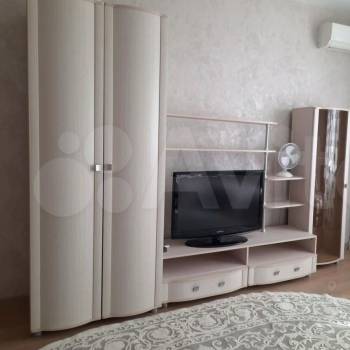 Сдается 1-комнатная квартира, 52 м²