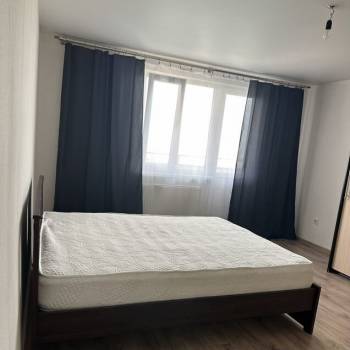 Сдается 1-комнатная квартира, 69 м²
