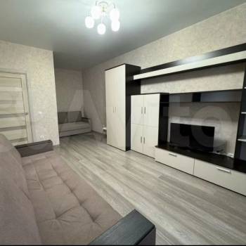 Продается 1-комнатная квартира, 37,4 м²