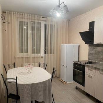 Сдается 2-х комнатная квартира, 70 м²