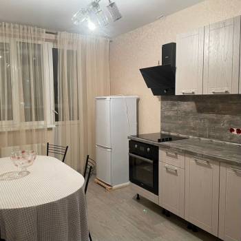 Сдается 2-х комнатная квартира, 70 м²