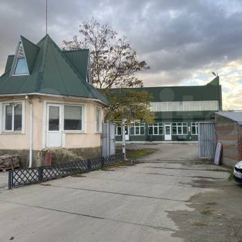 Сдается Нежилое помещение, 180 м²
