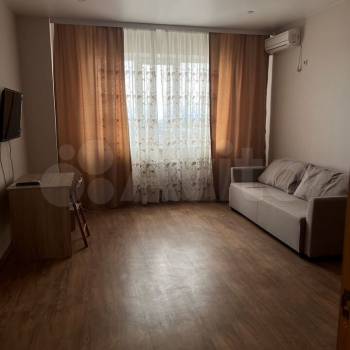 Сдается 1-комнатная квартира, 54 м²