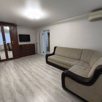 Продается 1-комнатная квартира, 38 м²