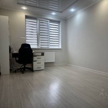 Продается 1-комнатная квартира, 42 м²