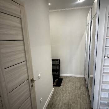 Продается 1-комнатная квартира, 42 м²