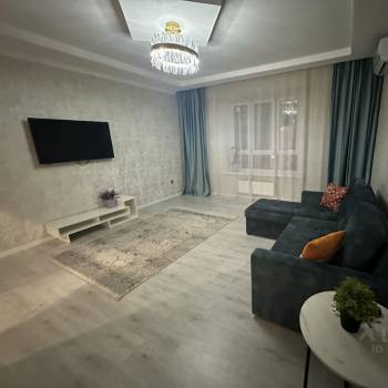Сдается 2-х комнатная квартира, 75 м²