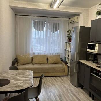 Продается 1-комнатная квартира, 38 м²