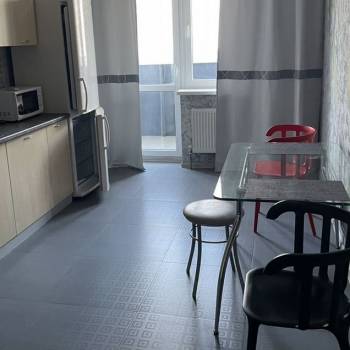 Сдается 1-комнатная квартира, 45 м²
