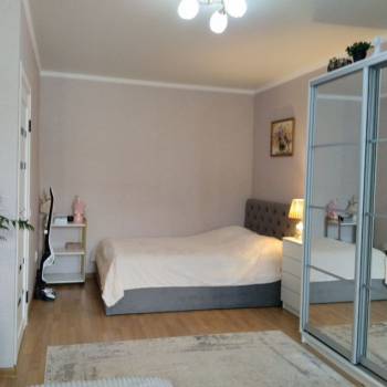 Продается 1-комнатная квартира, 41,6 м²