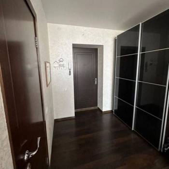 Продается 1-комнатная квартира, 53,2 м²