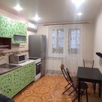 Продается 1-комнатная квартира, 40 м²