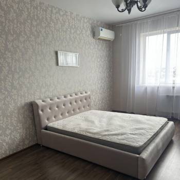 Сдается 1-комнатная квартира, 49 м²