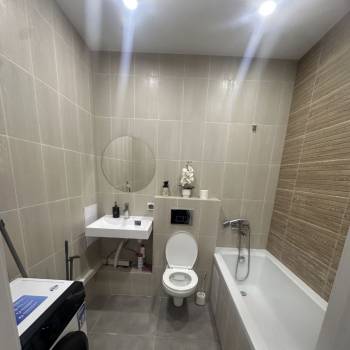 Продается 1-комнатная квартира, 40 м²