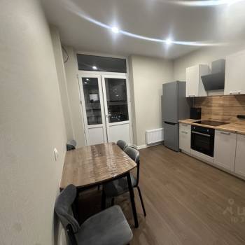 Продается 1-комнатная квартира, 40 м²