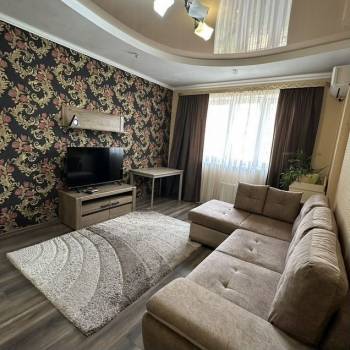 Продается 1-комнатная квартира, 42 м²
