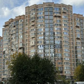 Продается 1-комнатная квартира, 42 м²