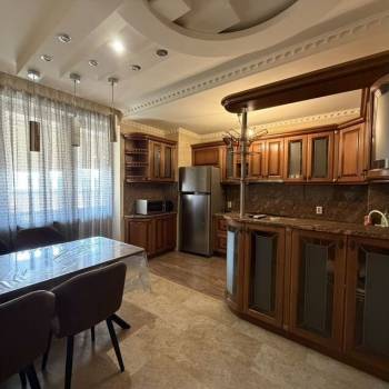 Сдается 2-х комнатная квартира, 75 м²