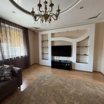 Сдается 2-х комнатная квартира, 75 м²