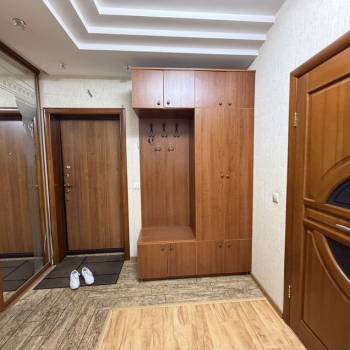 Сдается 2-х комнатная квартира, 75 м²