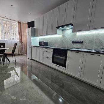 Сдается 2-х комнатная квартира, 65 м²