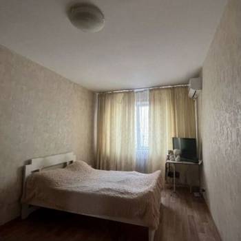 Продается 1-комнатная квартира, 36 м²