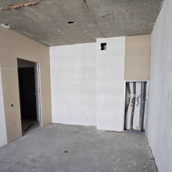 Продается 3-х комнатная квартира, 129 м²